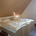 With 4 Bedrooms * Kellenhusen