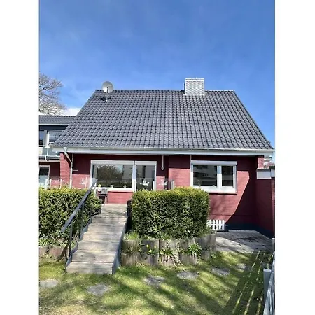 With 4 Bedrooms Vakantiehuis *
