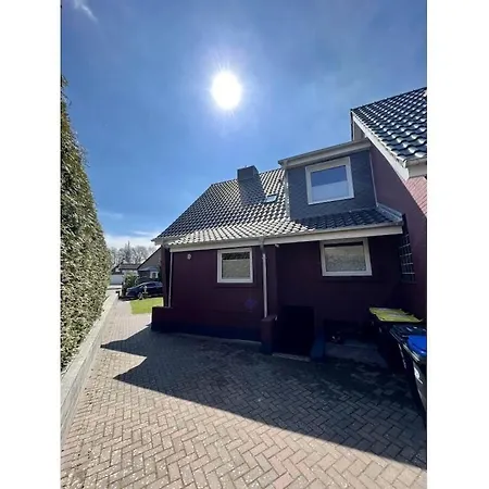 With 4 Bedrooms Vakantiehuis Kellenhusen